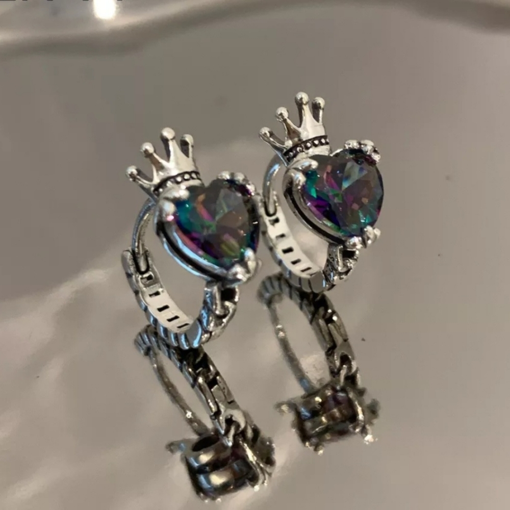 925 Vintage Love Heart Zircon Crown Hoop Earrings. Almost all photos tak…
